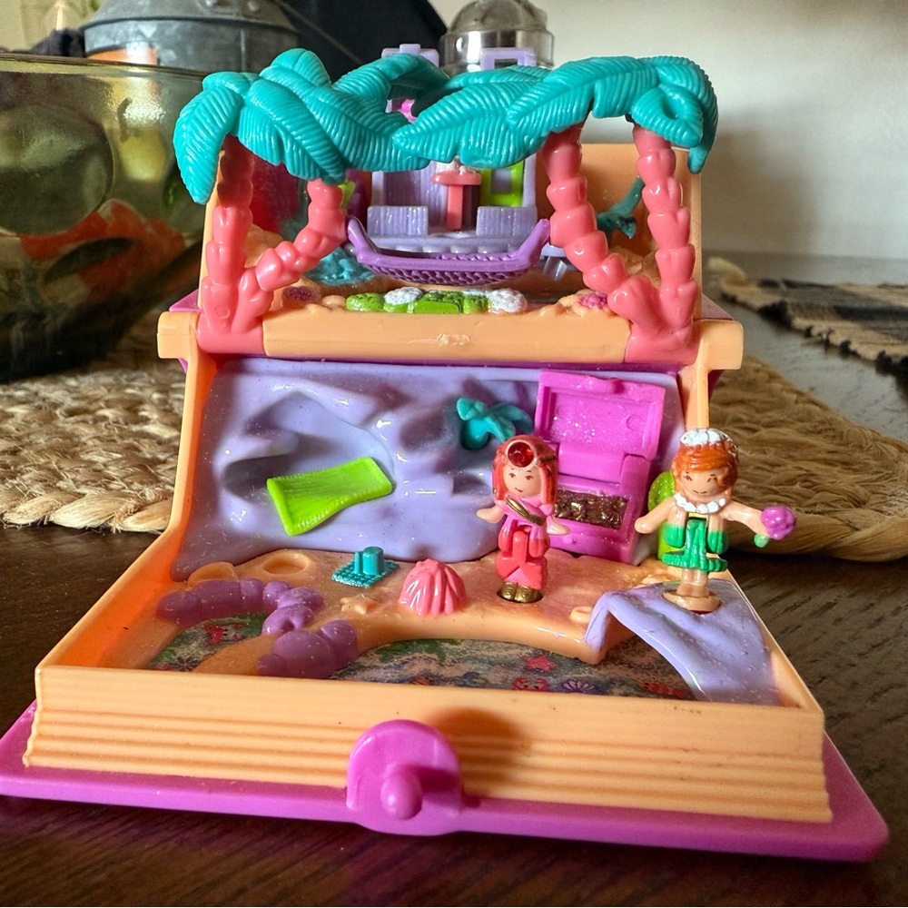 Vintage 1995 Polly Pocket Tropical Adventure Playset
